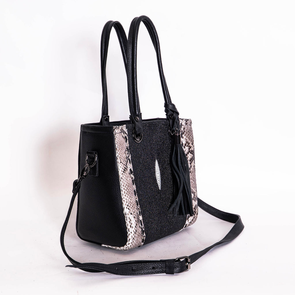 Heidi Mantarraya / Python