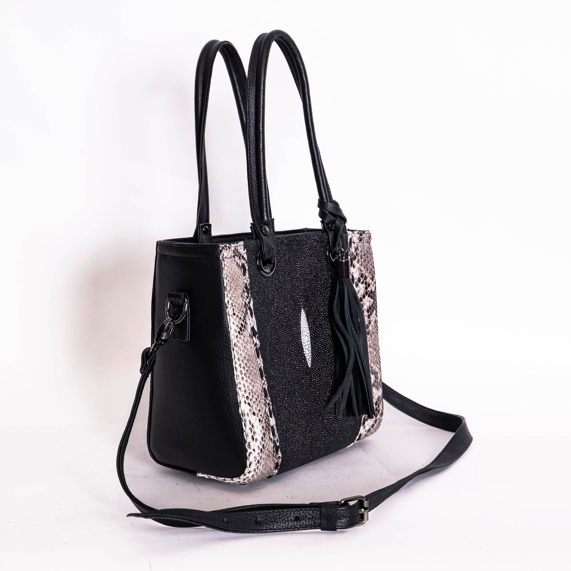 Heidi Mantarraya / Python