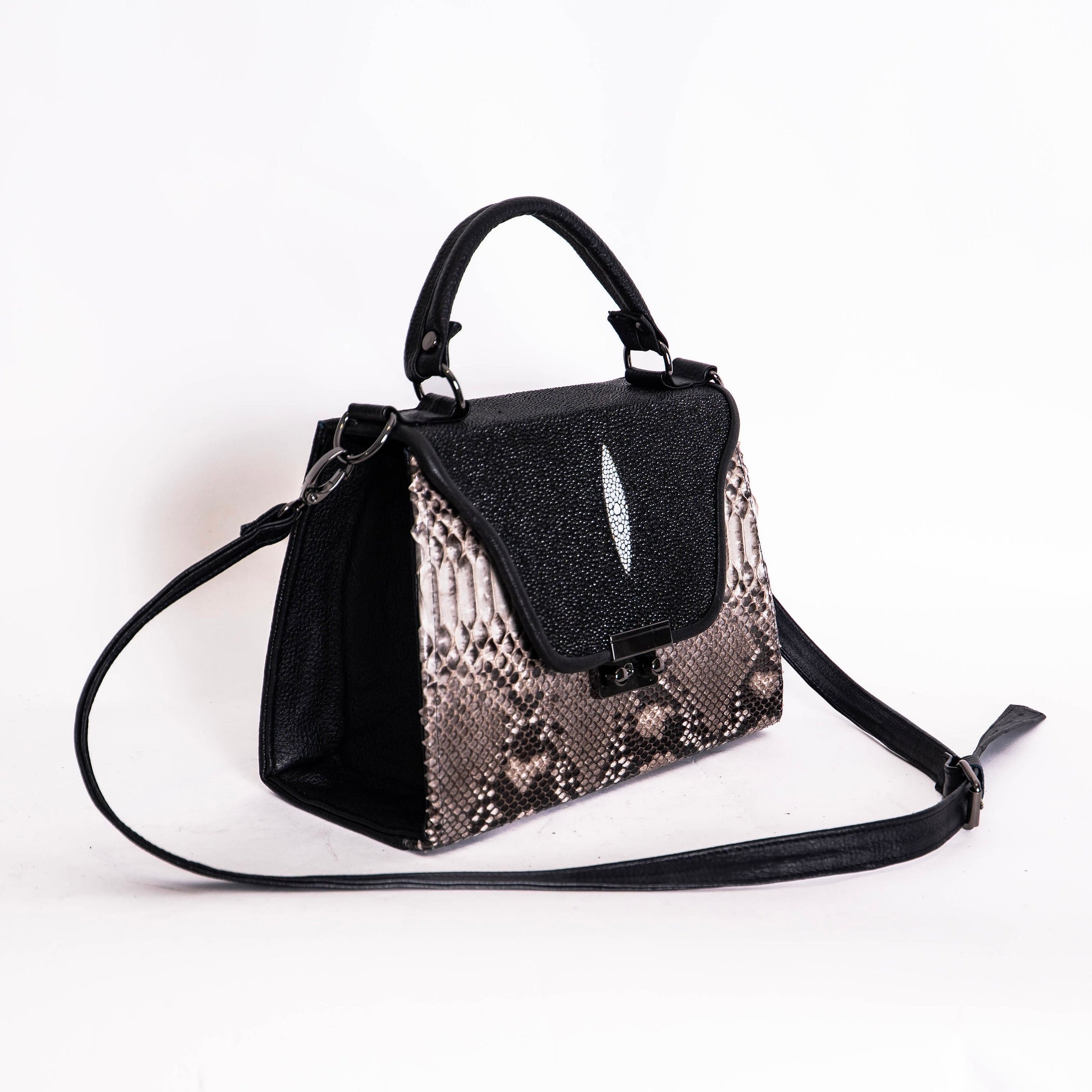 Fátima Mantarraya / Python