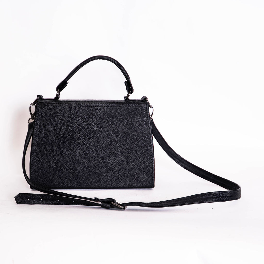 Fátima Mantarraya / Python