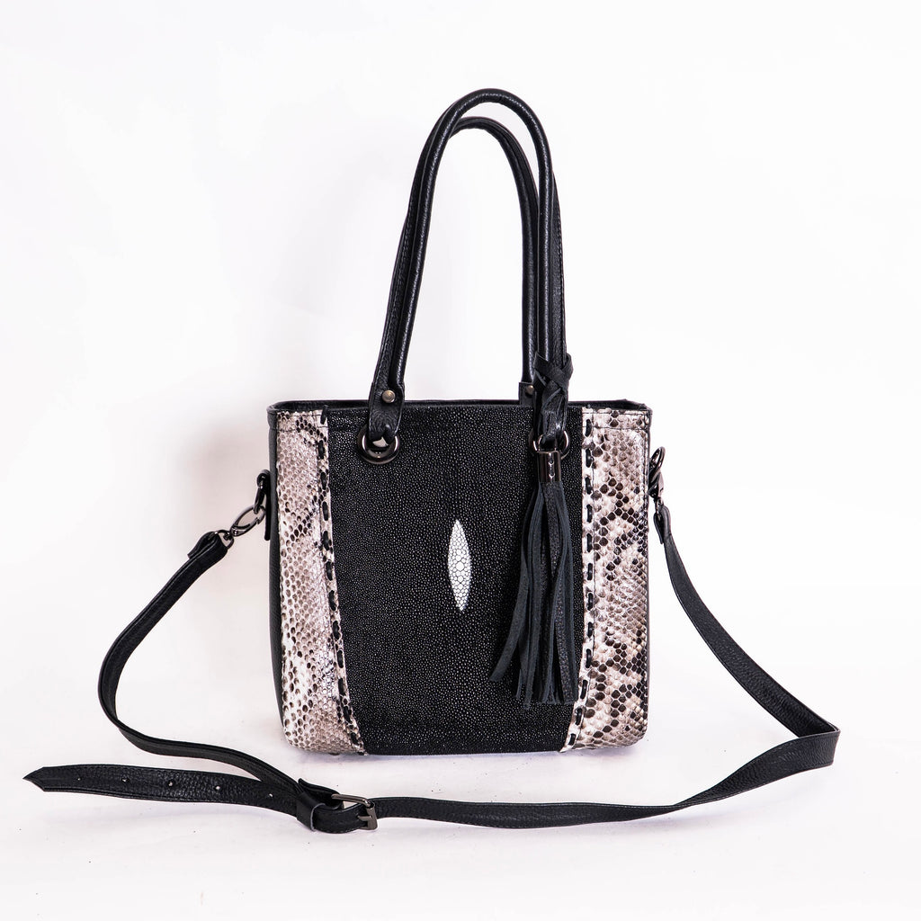 Heidi Mantarraya / Python