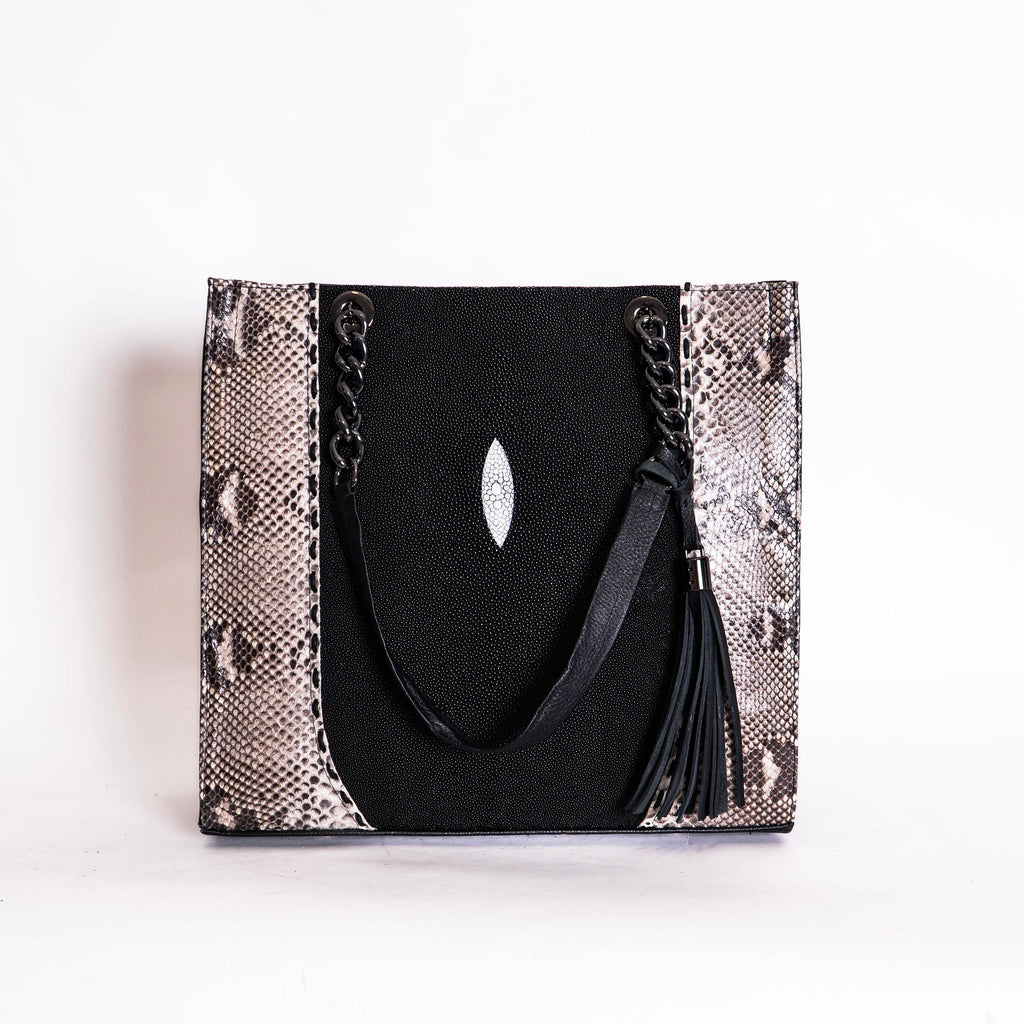 Martina Mantarraya / Python